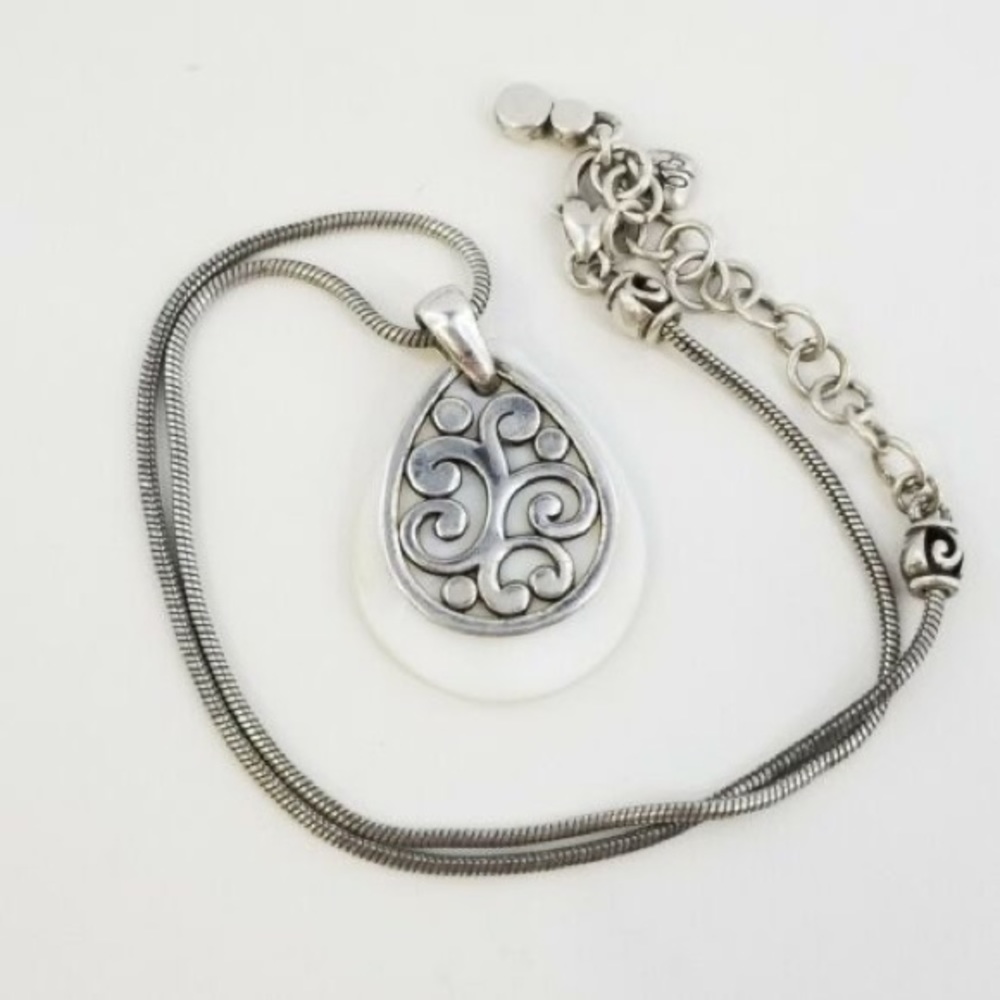 Brighton NWOT Contempo Shell necklace